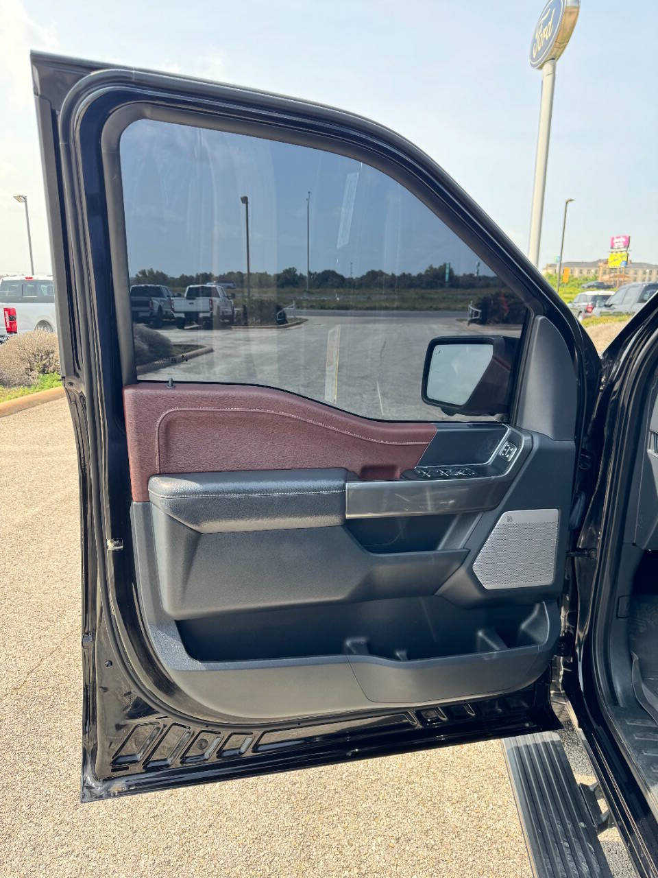Used 2023 Ford F150 Lariat w/ Equipment Group 502A High AWD/4WD image 2