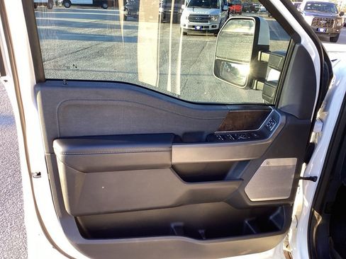 Used 2023 Ford F250 Lariat w/ Lariat Ultimate Package image 27