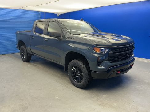 New 2026 Chevrolet Silverado 1500 Custom Trail Boss w/ LPO, Dark Essentials Package AWD/4WD image 2