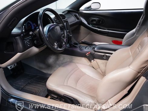 Used 2004 Chevrolet Corvette Convertible w/ Preferred Equipment Group RWD image 4