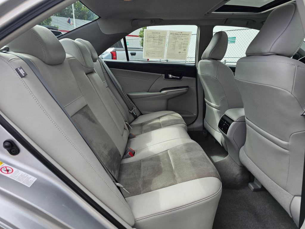 Used 2014 Toyota Camry XLE w/ Leather Package FWD image 12