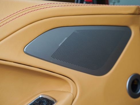Used 2014 Aston Martin Vanquish Volante RWD image 40