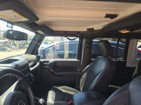 Used 2016 Jeep Wrangler Unlimited Sahara AWD/4WD image 9