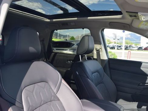 New 2026 Nissan Pathfinder Platinum AWD/4WD image 19