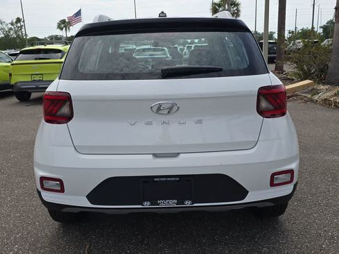 New 2026 Hyundai Venue SEL FWD image 6