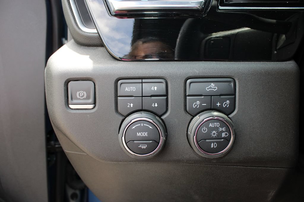 Used 2024 Chevrolet Silverado 1500 RST w/ Z71 Off-Road Package AWD/4WD image 37
