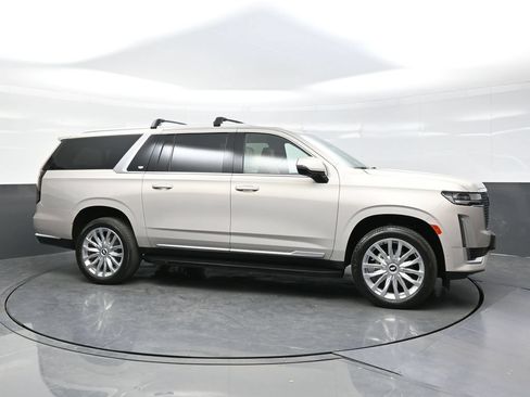 Certified 2024 Cadillac Escalade ESV Premium Luxury AWD/4WD image 8