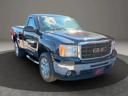 Used 2011 GMC Sierra 1500 SLE w/ SLE Preferred Package AWD/4WD image 3