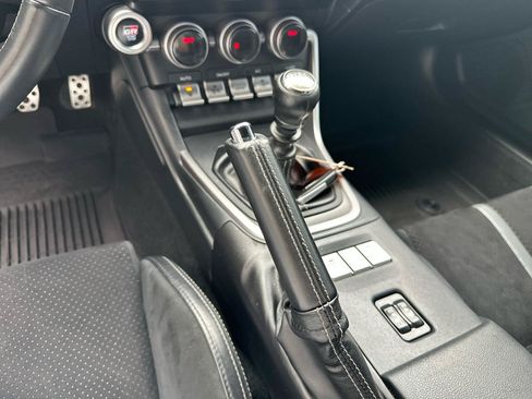 Used 2023 Toyota GR86 Premium w/ ALL Weather Mat Package (TMS) RWD image 13