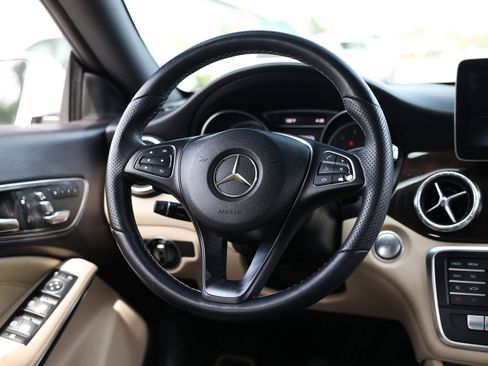 Used 2019 Mercedes-Benz CLA 250 image 33
