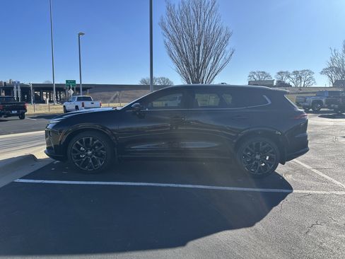 New 2025 Toyota Crown Signia image 9