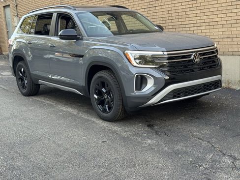 New 2026 Volkswagen Atlas Peak Edition AWD/4WD image 1