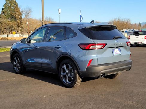 Used 2025 Ford Escape ST-Line w/ Cold Weather Package image 7