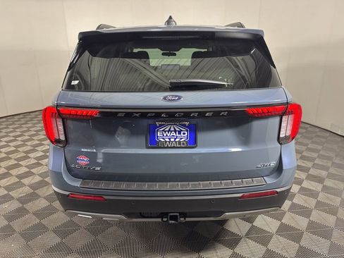 New 2026 Ford Explorer Active w/ Active Comfort Package AWD/4WD image 8