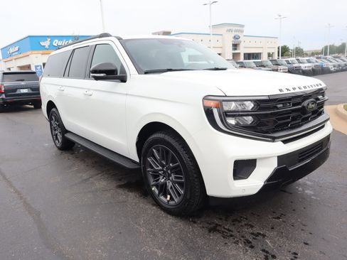 New 2026 Ford Expedition Max Platinum AWD/4WD image 1