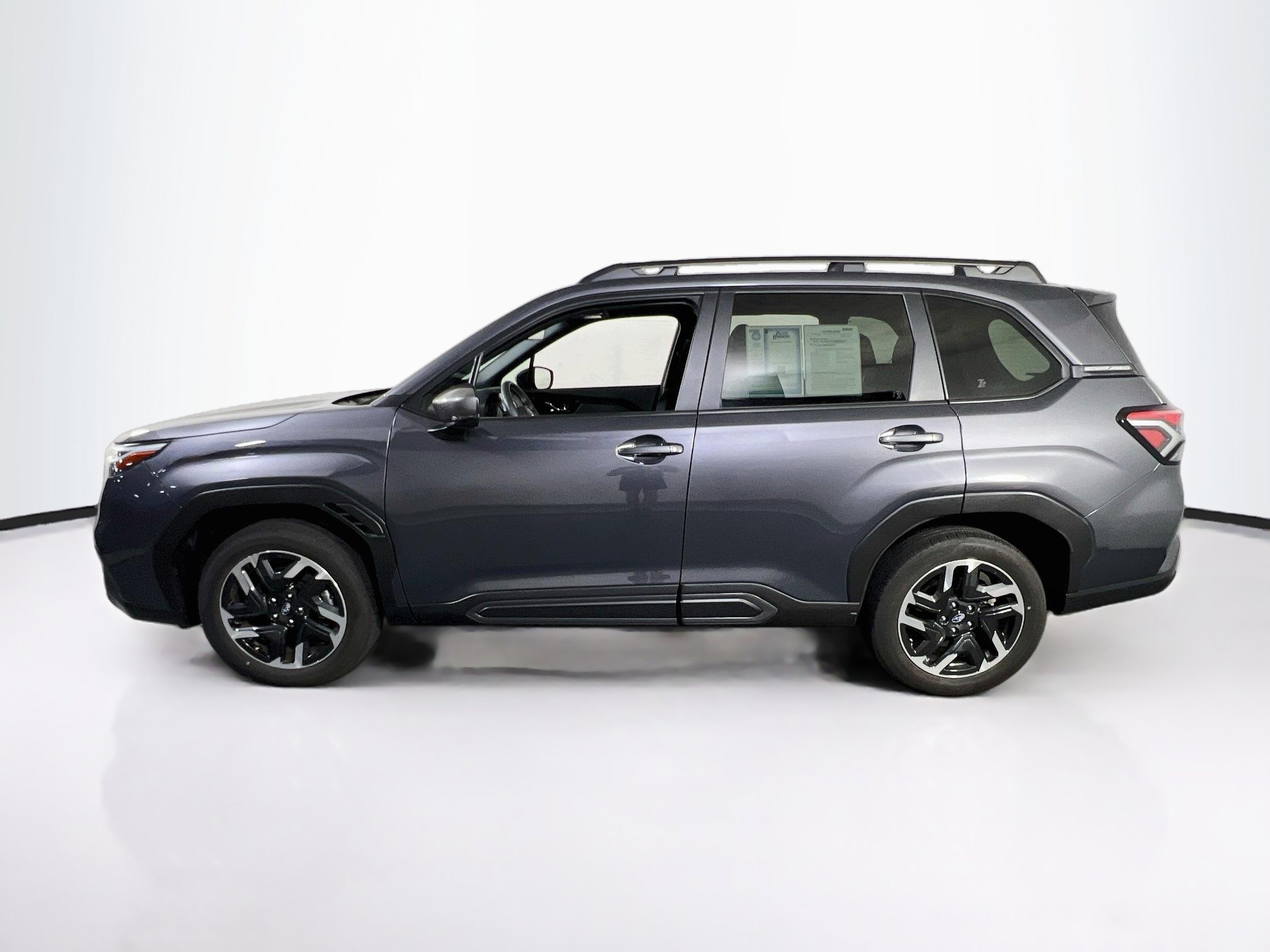 Used 2025 Subaru Forester Limited AWD/4WD image 8