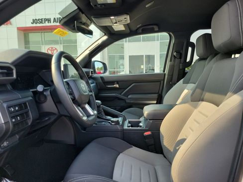 Used 2024 Toyota Tacoma TRD Off-Road AWD/4WD image 15