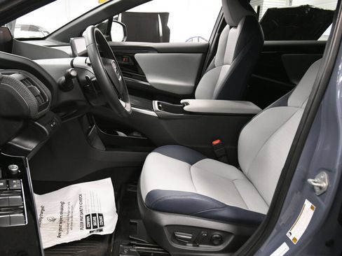 Used 2023 Subaru Solterra AWD image 10