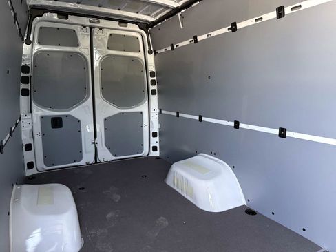 Used 2025 Mercedes-Benz Sprinter 3500 image 9