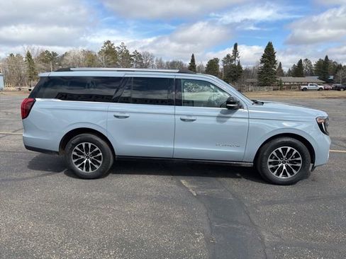 Used 2025 Ford Expedition Max Platinum AWD/4WD image 7