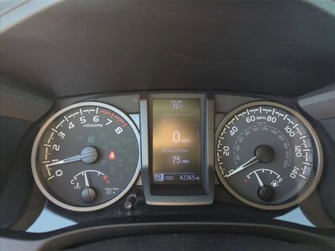 Used 2020 Toyota Tacoma TRD Sport w/ Technology Package image 17