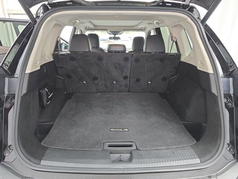Certified 2023 Nissan Rogue SV w/ SV Premium B Package FWD image 12
