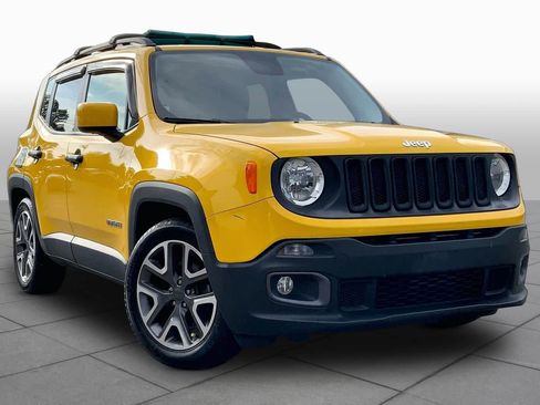 Used 2016 Jeep Renegade Latitude FWD image 3