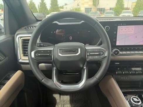 Used 2025 GMC Canyon Denali AWD/4WD image 15