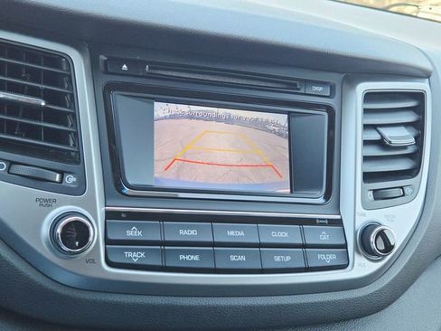 Used 2017 Hyundai Tucson SE image 25