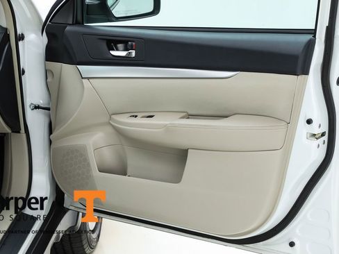 Used 2011 Subaru Outback 2.5i Premium image 31