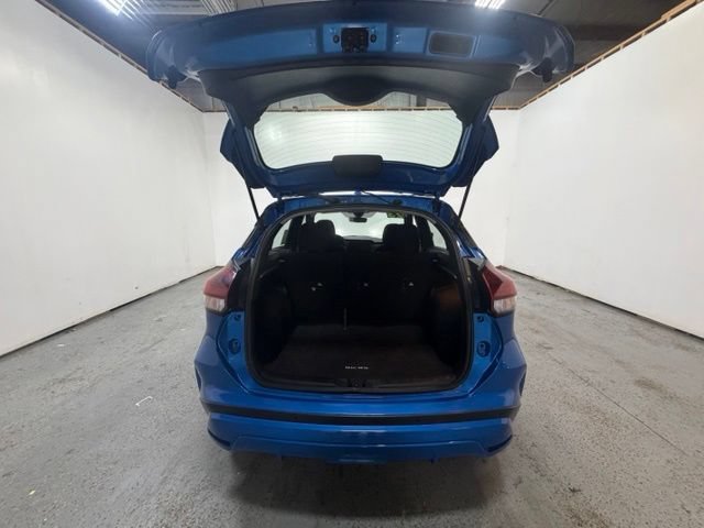 Used 2023 Nissan Kicks SR w/ Interior Electronics Package FWD image 9