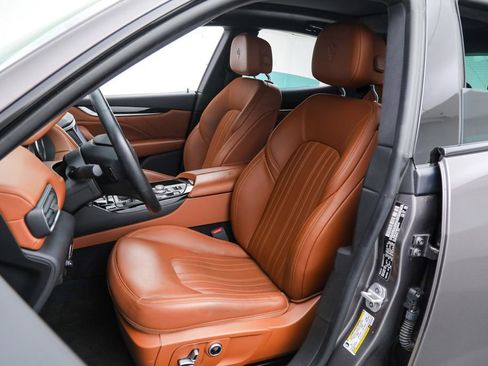 Certified 2022 Maserati Levante GT AWD/4WD image 17
