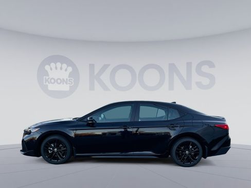 New 2026 Toyota Camry SE image 2