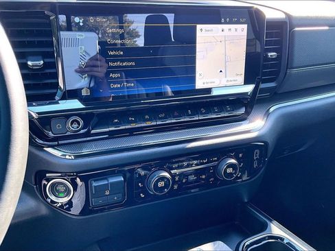 Used 2023 Chevrolet Silverado 1500 ZR2 w/ Technology Package AWD/4WD image 16