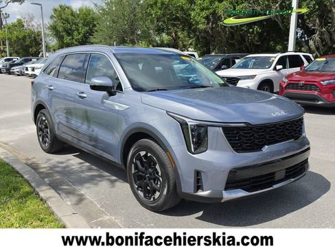 Certified 2025 Kia Sorento S FWD image 1