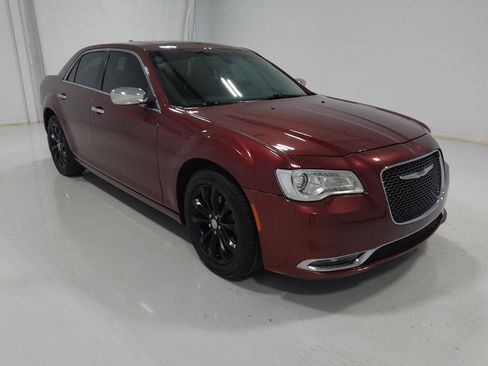 Used 2017 Chrysler 300 C image 13