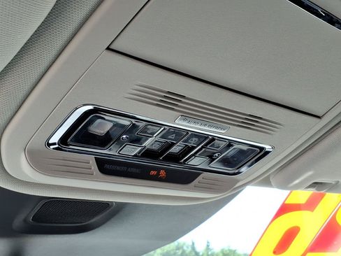 Used 2026 Lincoln Aviator AWD image 26
