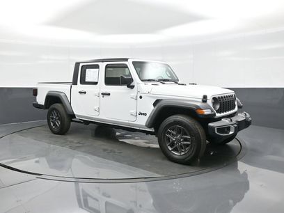 Used 2025 Jeep Gladiator Sport