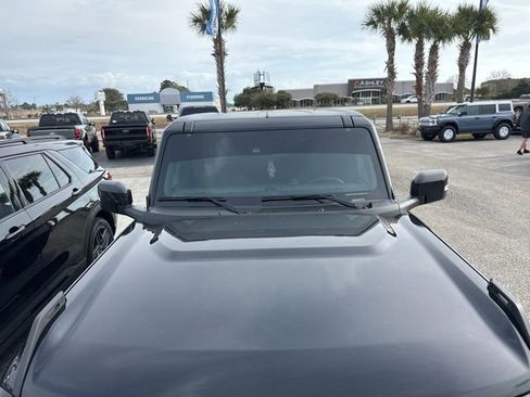 Used 2024 Ford Bronco Outer Banks image 9