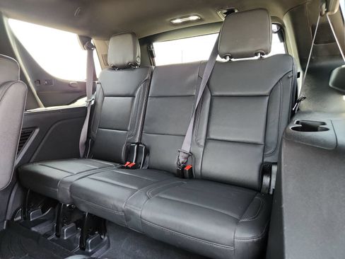 Used 2023 Chevrolet Tahoe Z71 w/ Luxury Package AWD/4WD image 11