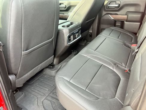 Used 2022 GMC Sierra 2500 SLT w/ SLT Preferred Package image 18