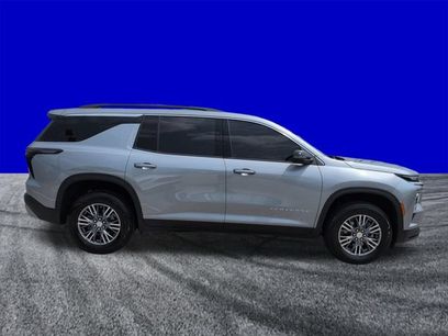 Used 2024 Chevrolet Traverse LT
