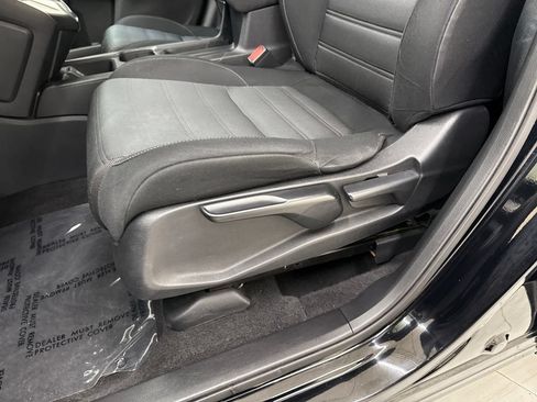 Used 2018 Honda CR-V LX image 12