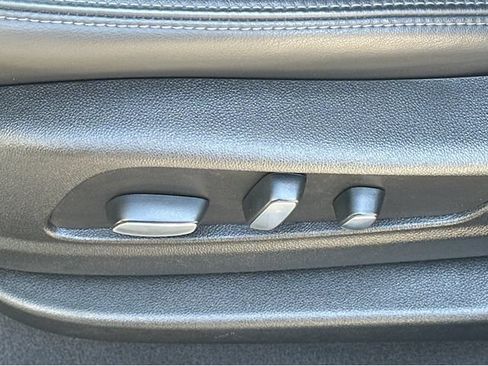 Certified 2025 Cadillac XT6 Premium Luxury w/ Technology Package FWD image 36