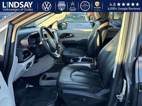 Used 2018 Chrysler Pacifica Touring-L Plus w/ Advanced Safetytec Group image 10