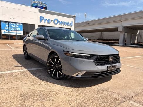 Used 2023 Honda Accord Touring image 1