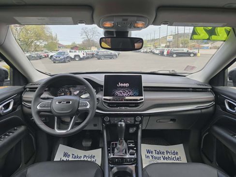 Used 2022 Jeep Compass Trailhawk AWD/4WD image 15