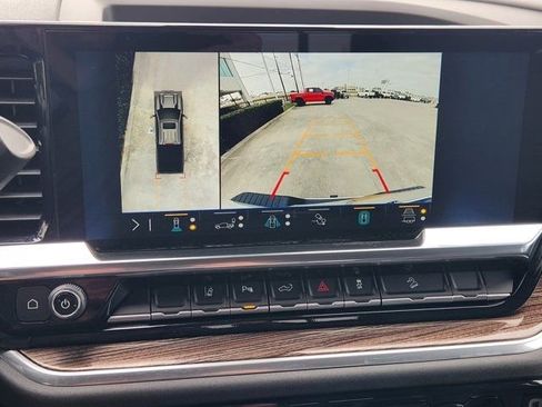 Used 2025 Chevrolet Silverado 2500 LT w/ Texas Edition image 6