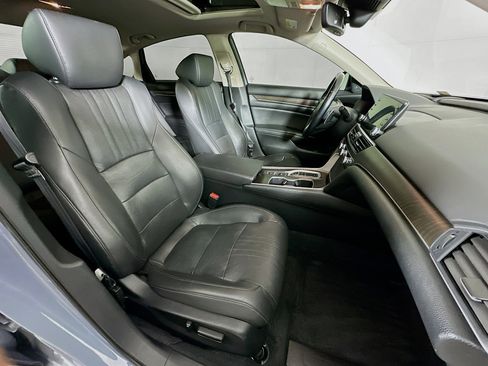 Used 2021 Honda Accord Touring image 31