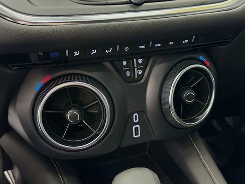Used 2023 Chevrolet Blazer LT FWD image 18